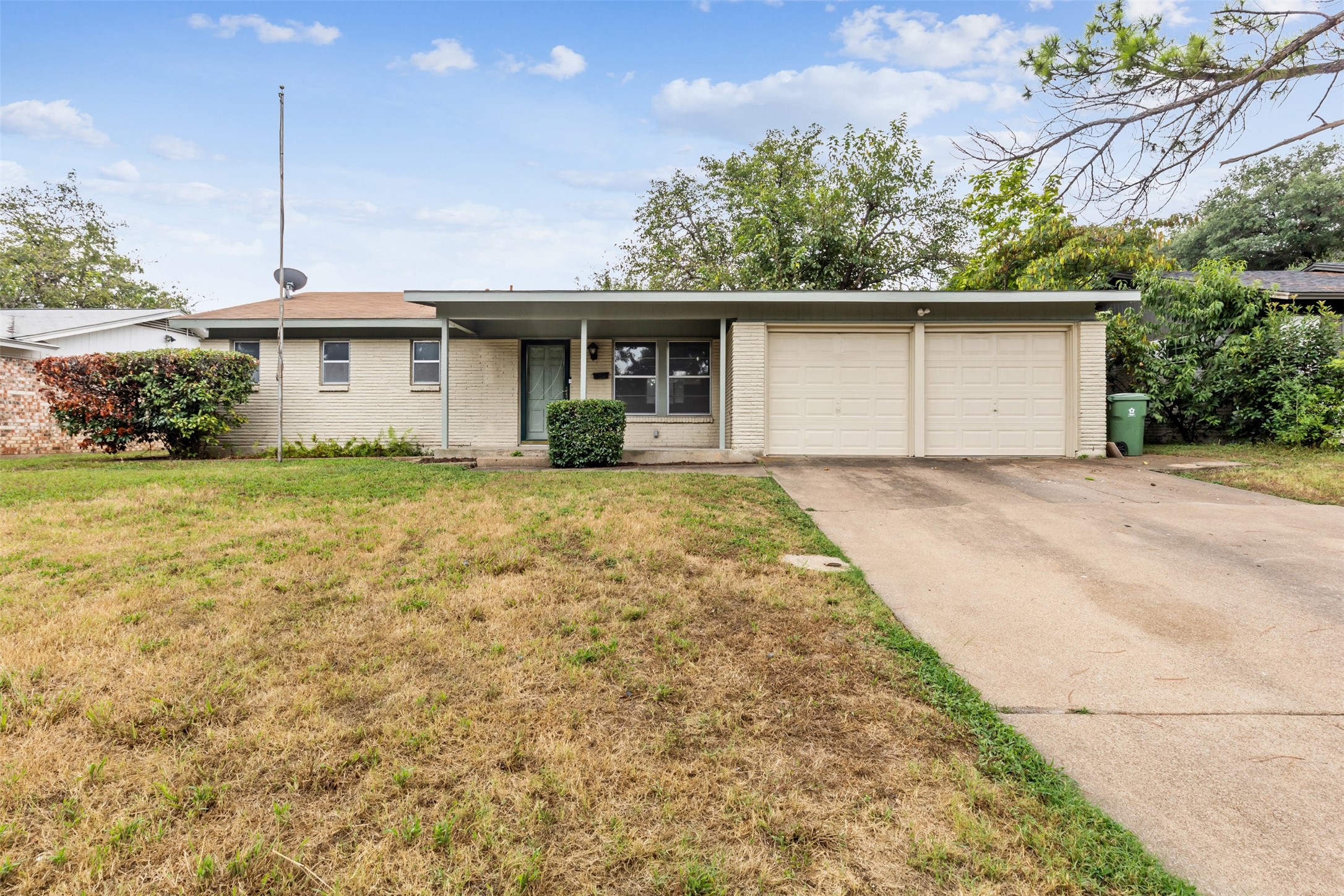 4716 Matthews Court Forest Hill TX 76119