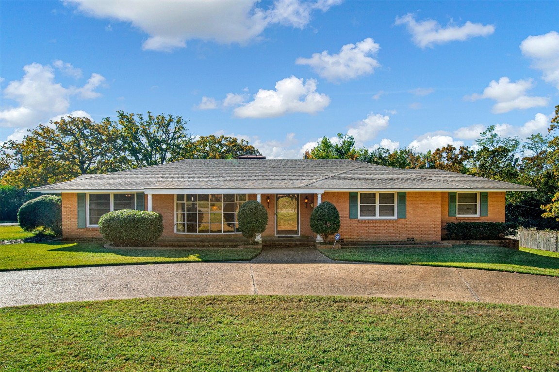 1600 W Heron Street Denison TX 75020