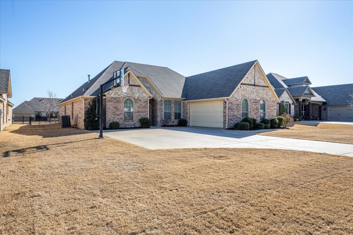 3507 Abes Landing Drive Granbury TX 76049