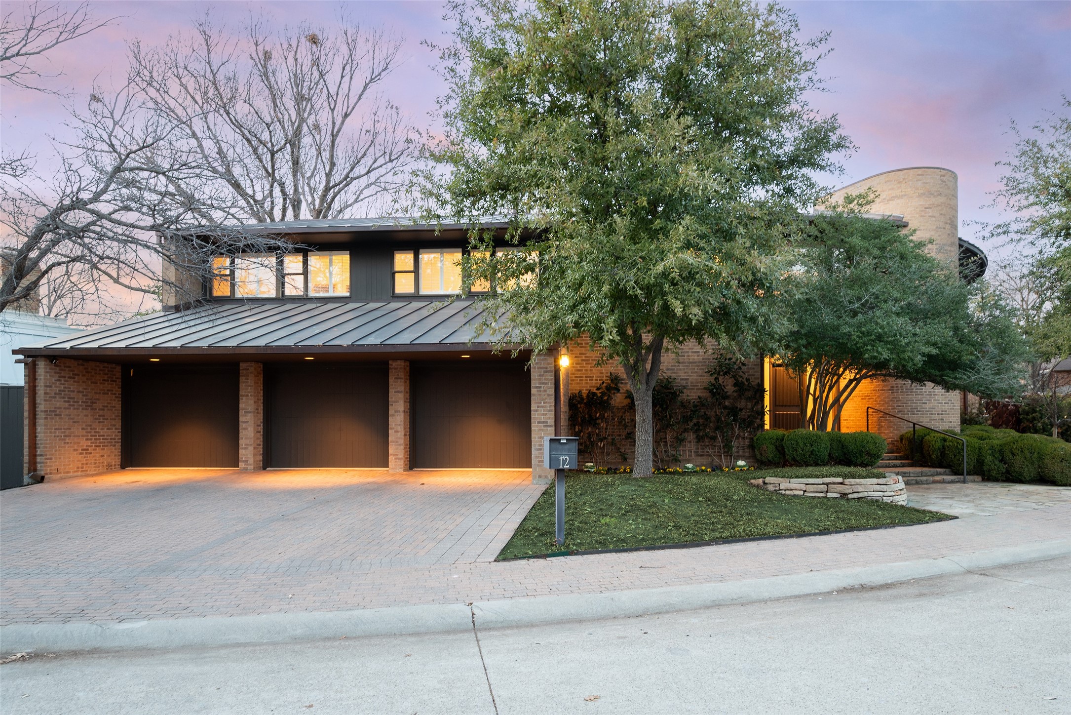 12 Royal Way Dallas TX 75229