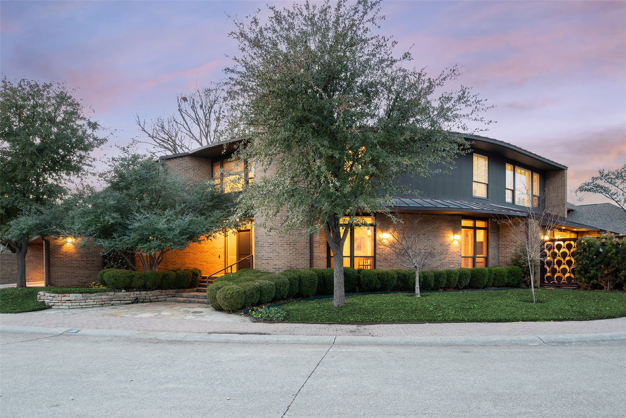 12 Royal Way Dallas TX 75229