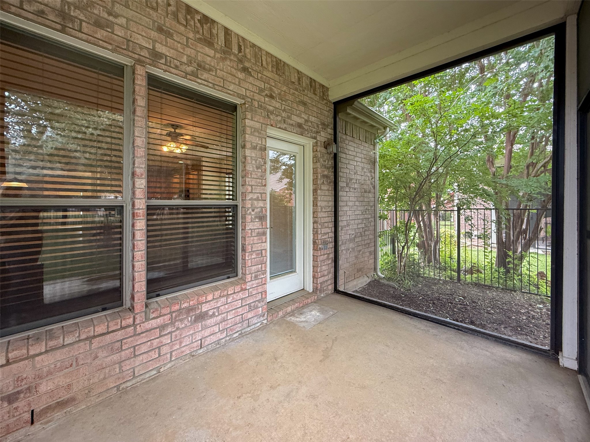 6820 Algarve Drive Denton TX 76210
