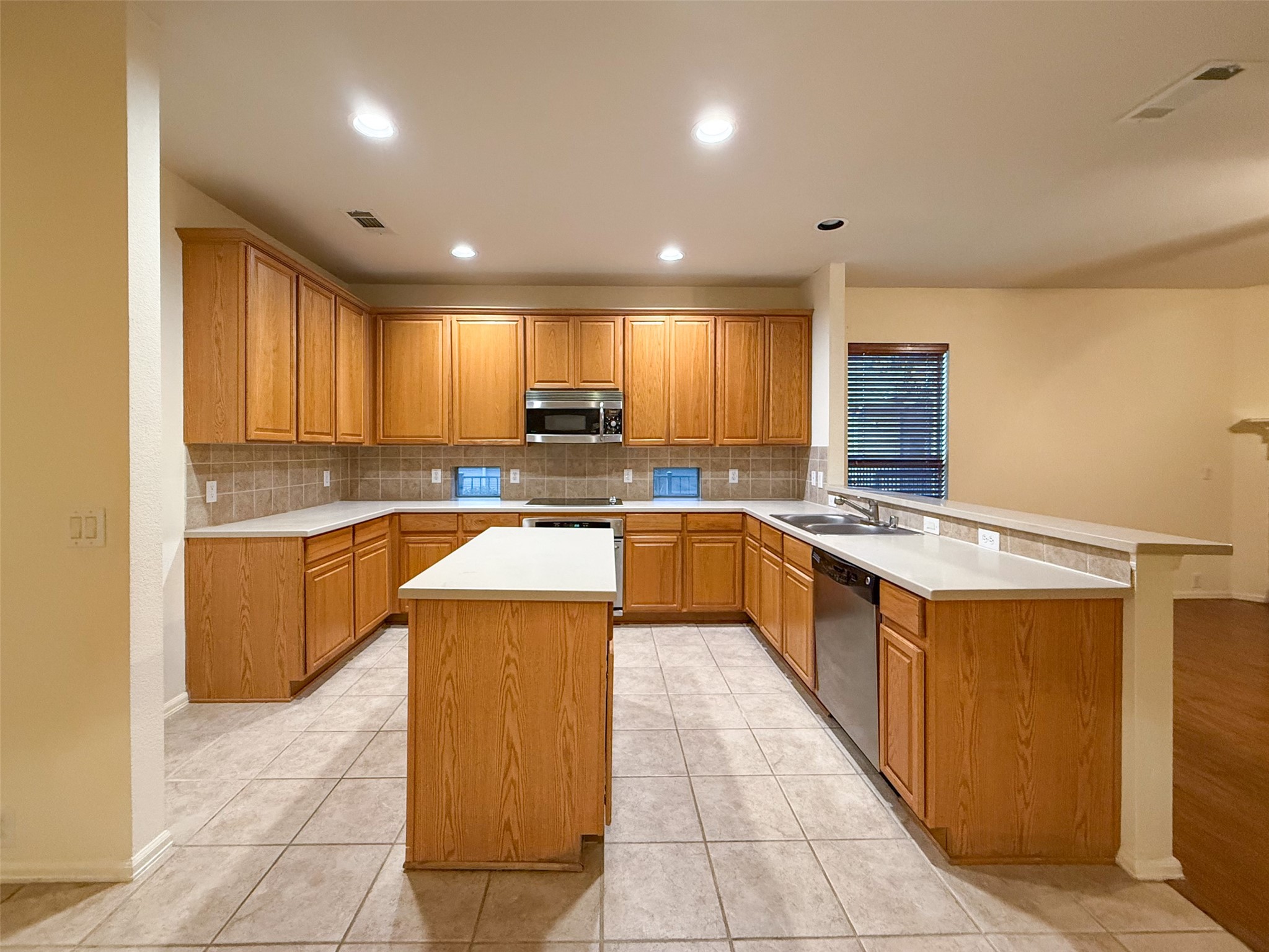 6820 Algarve Drive Denton TX 76210