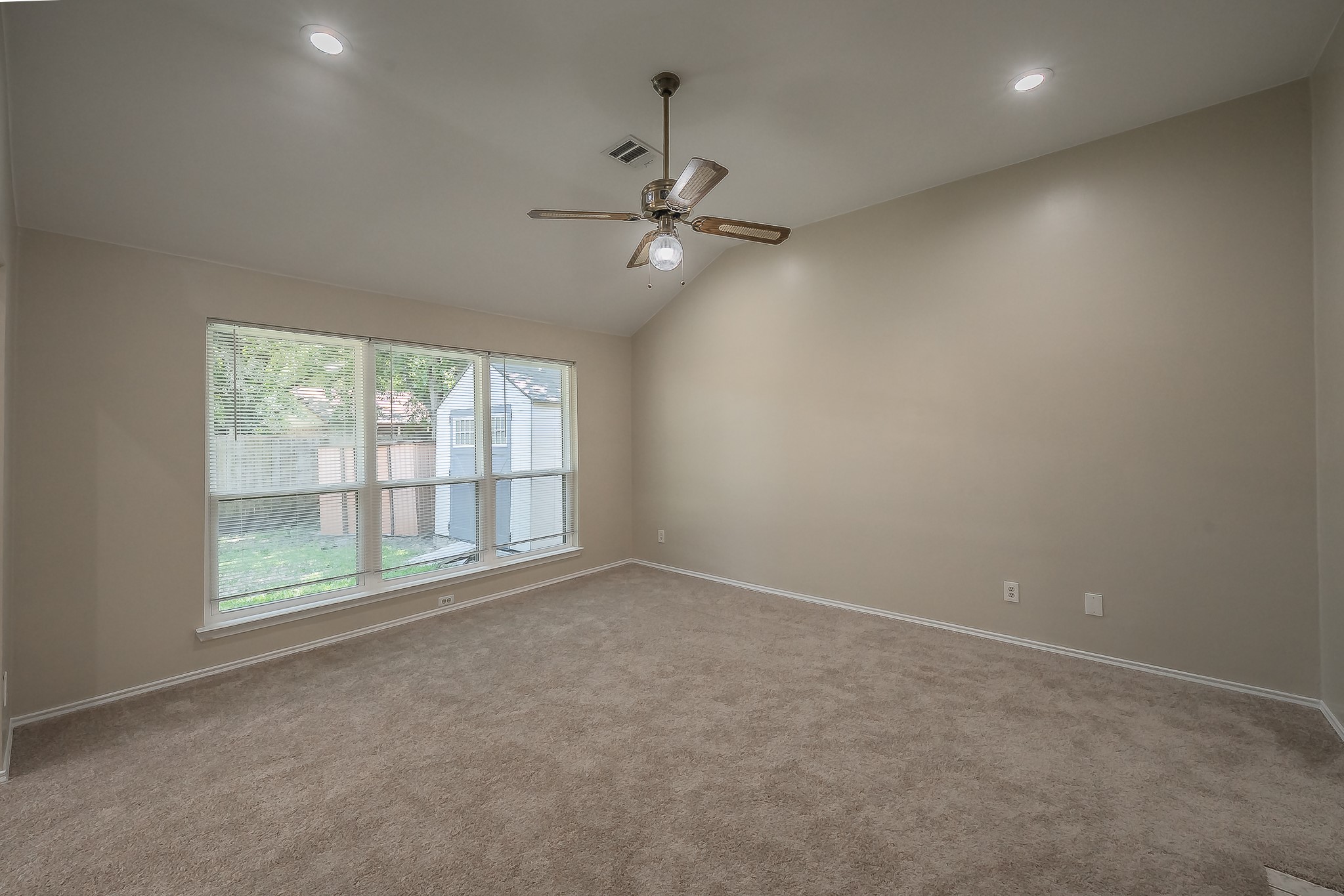 829 Brentwood Drive Grand Prairie TX 75052