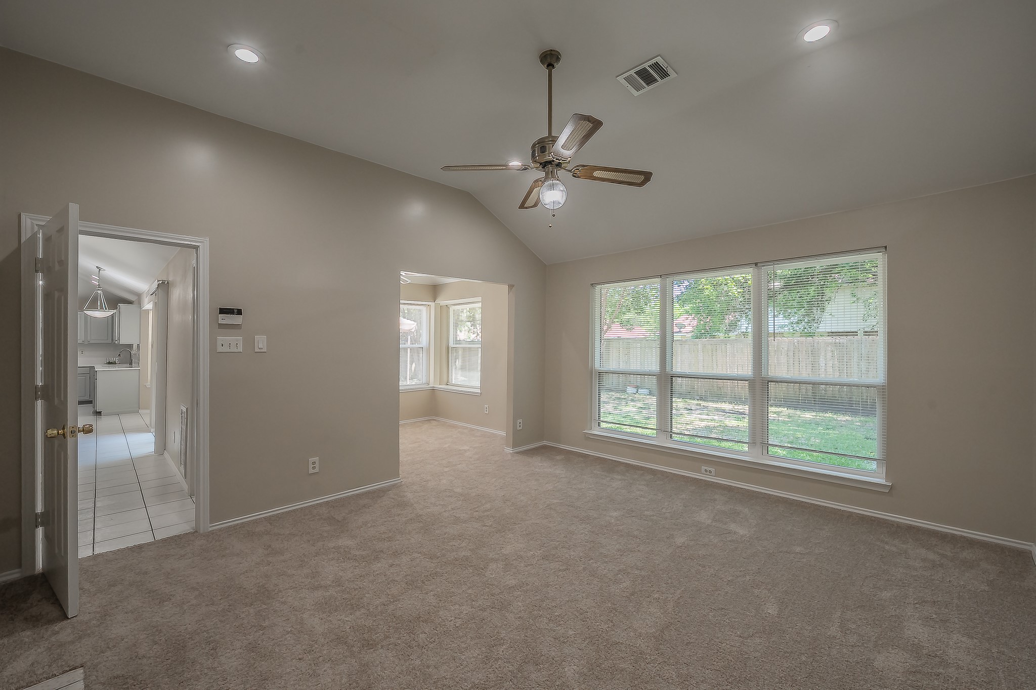 829 Brentwood Drive Grand Prairie TX 75052