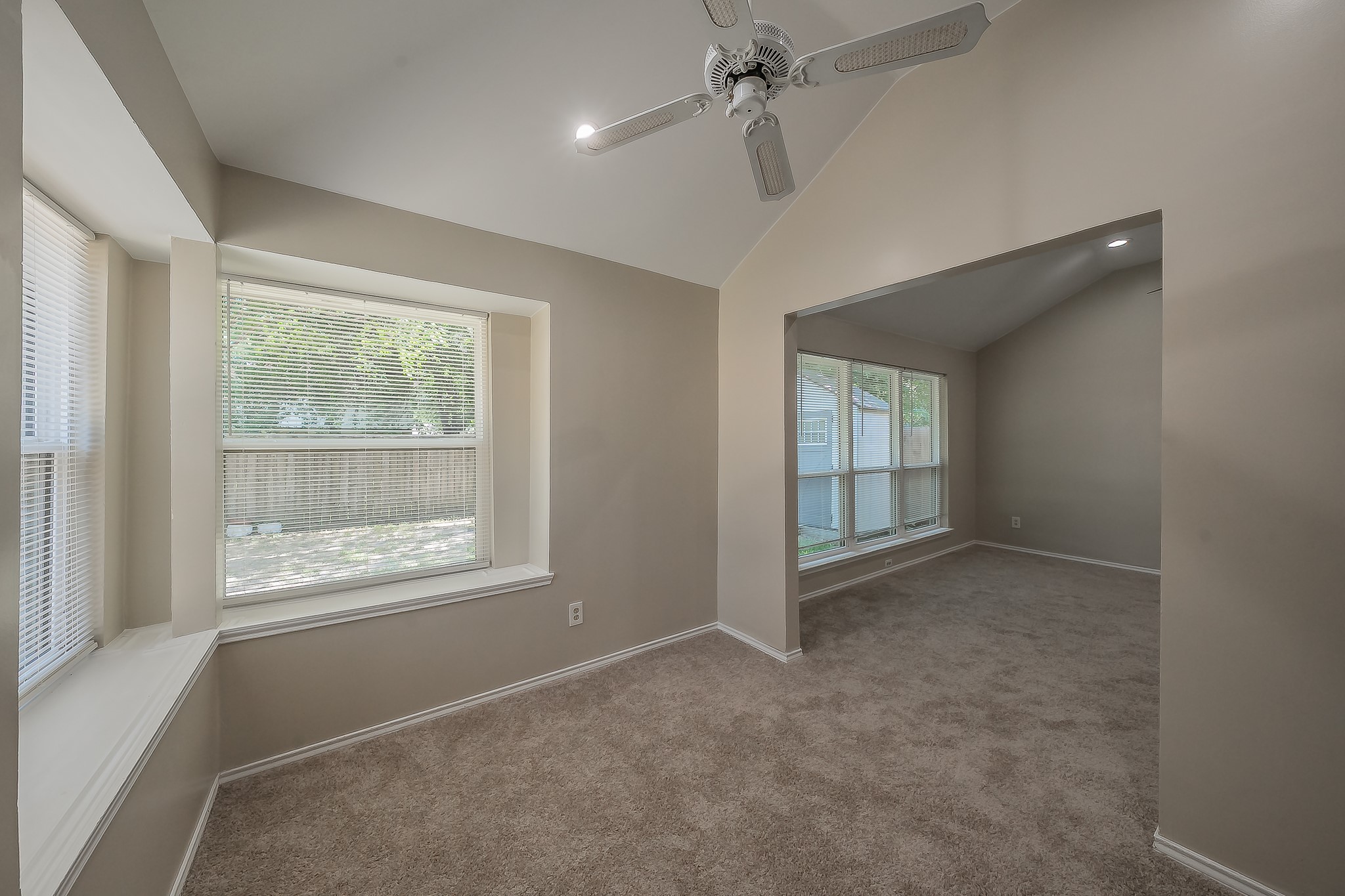 829 Brentwood Drive Grand Prairie TX 75052