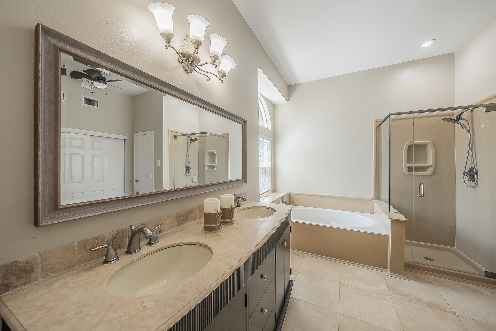 829 Brentwood Drive Grand Prairie TX 75052