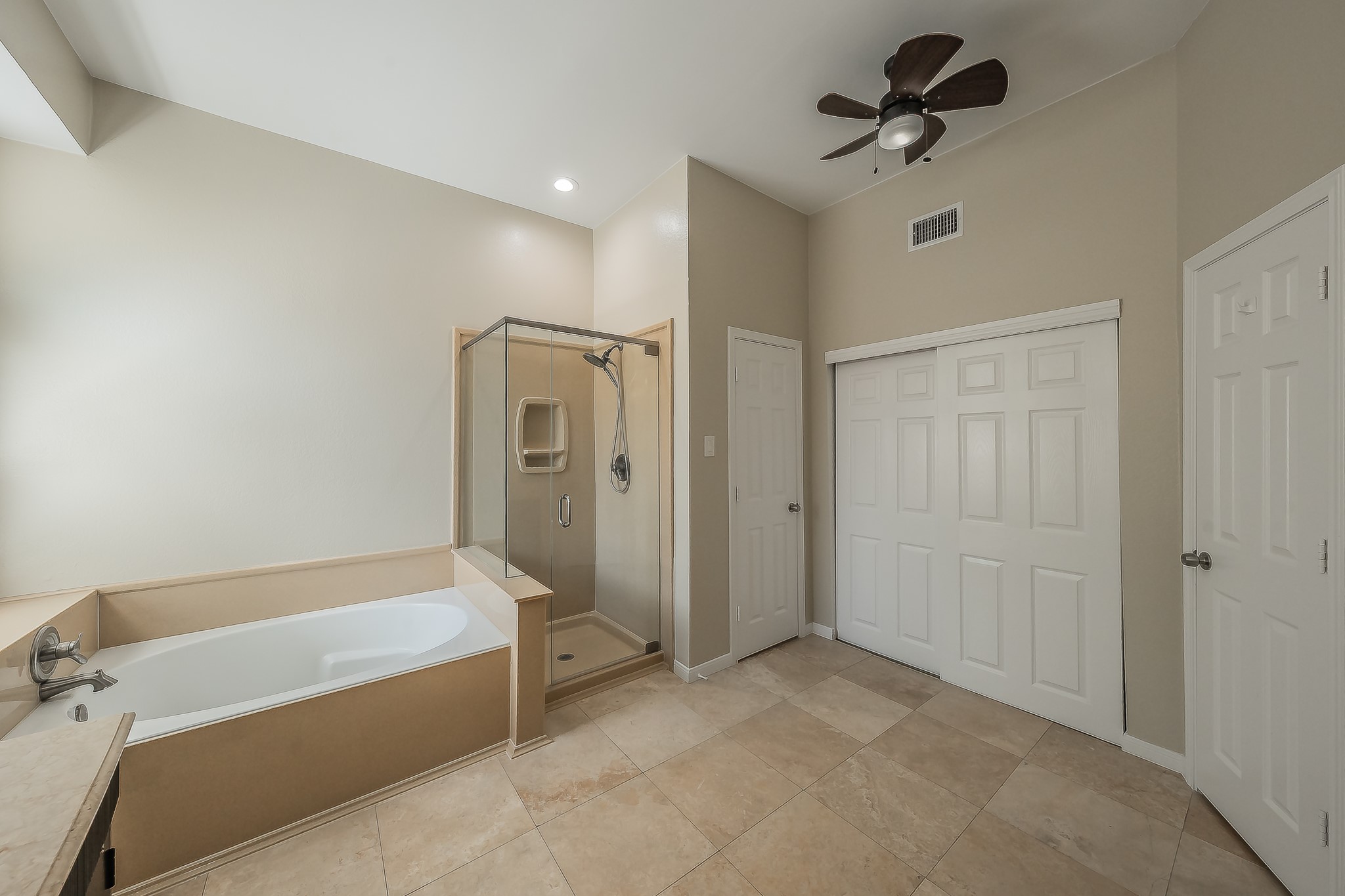 829 Brentwood Drive Grand Prairie TX 75052