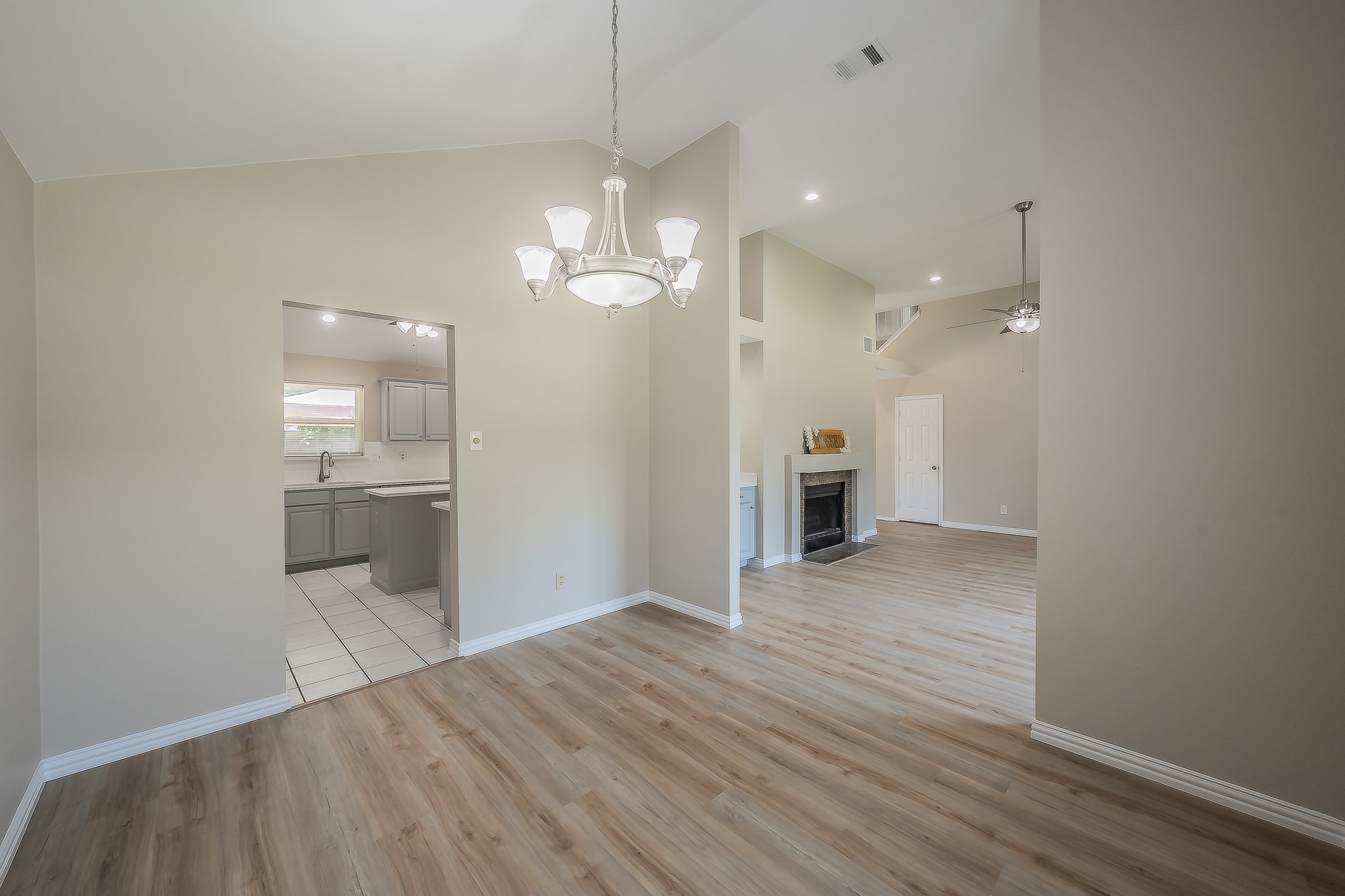 829 Brentwood Drive Grand Prairie TX 75052