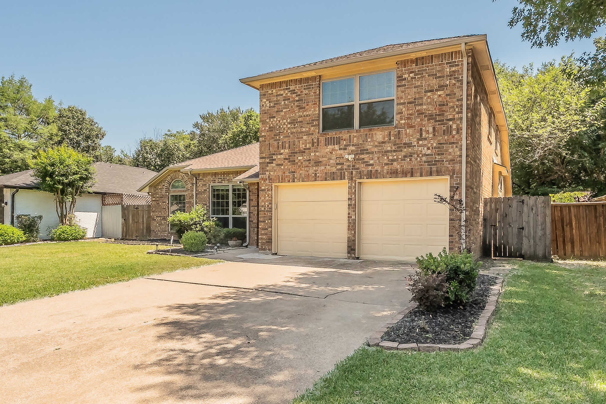 829 Brentwood Drive Grand Prairie TX 75052