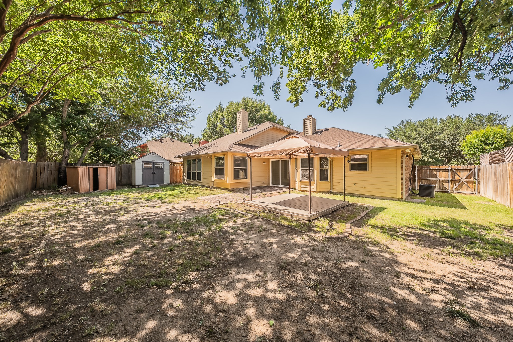 829 Brentwood Drive Grand Prairie TX 75052