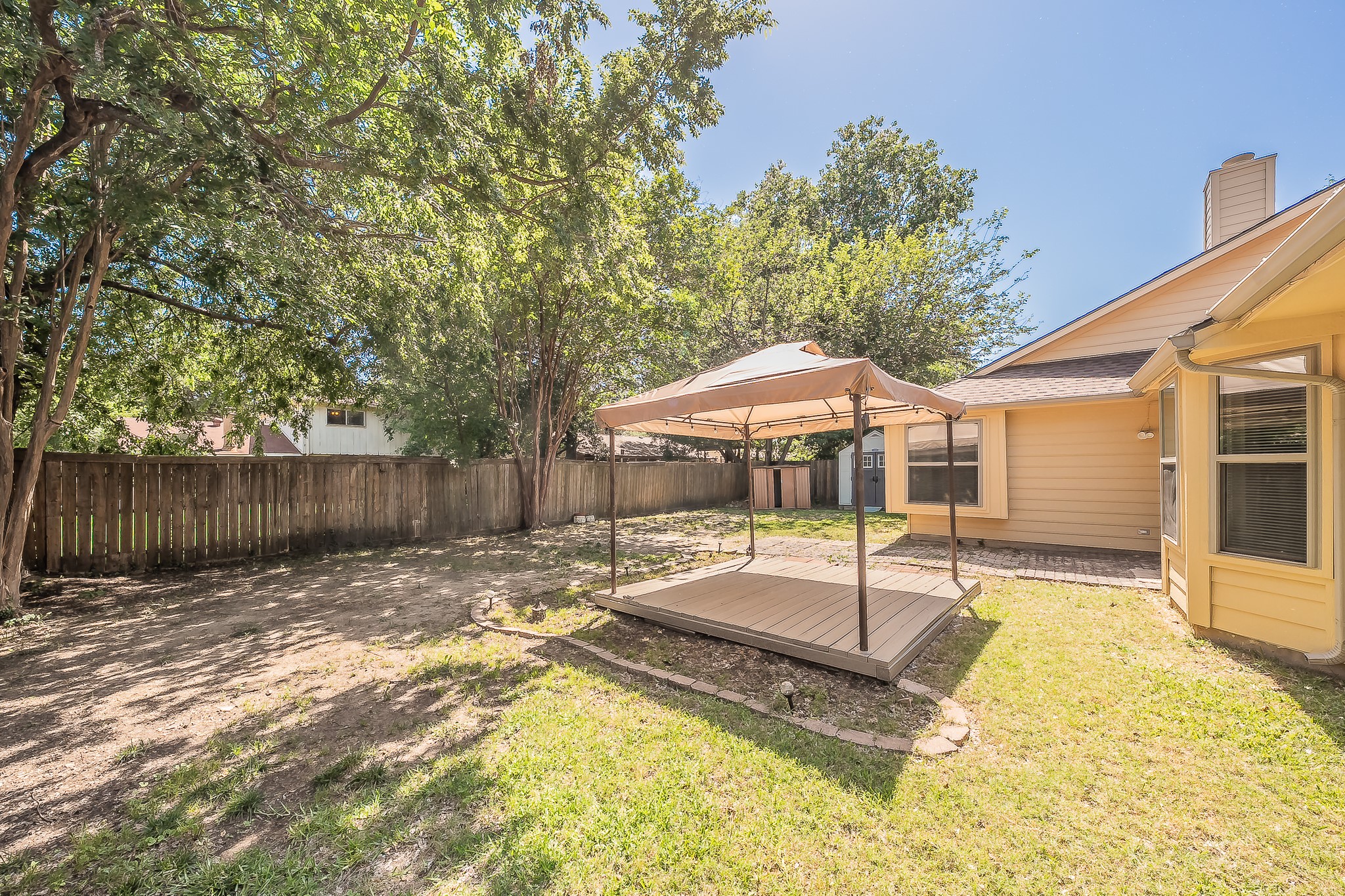 829 Brentwood Drive Grand Prairie TX 75052