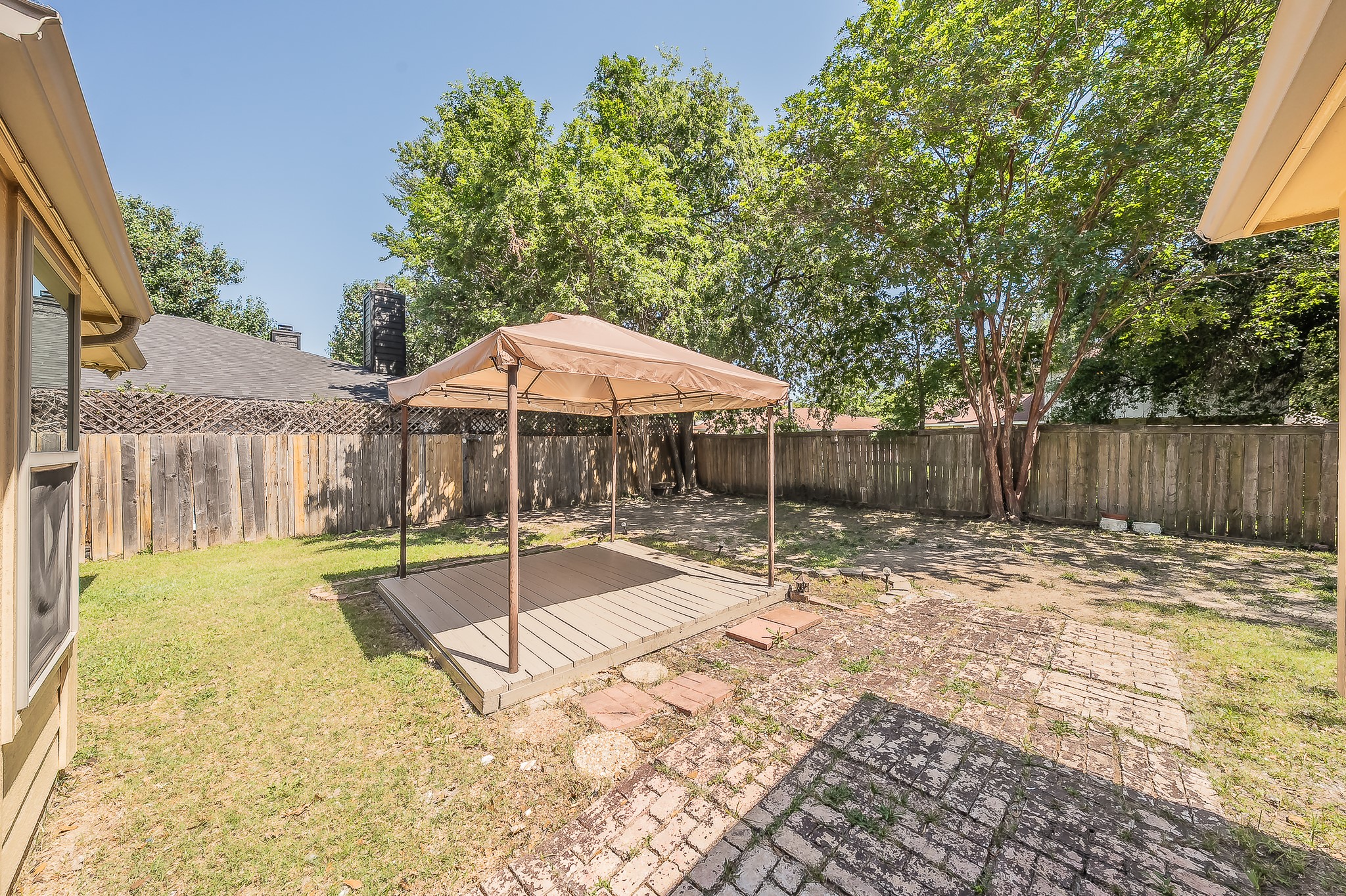 829 Brentwood Drive Grand Prairie TX 75052