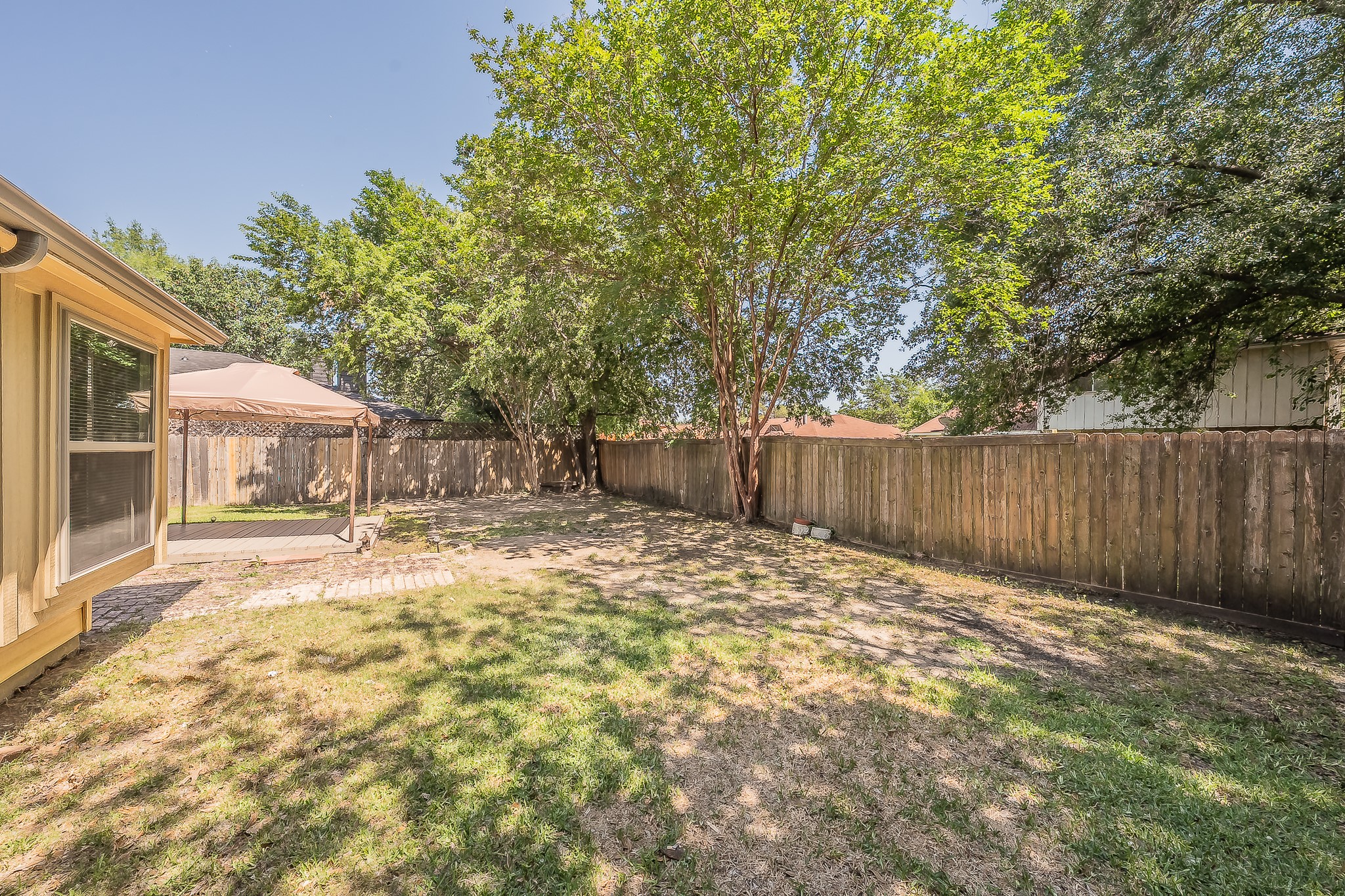 829 Brentwood Drive Grand Prairie TX 75052