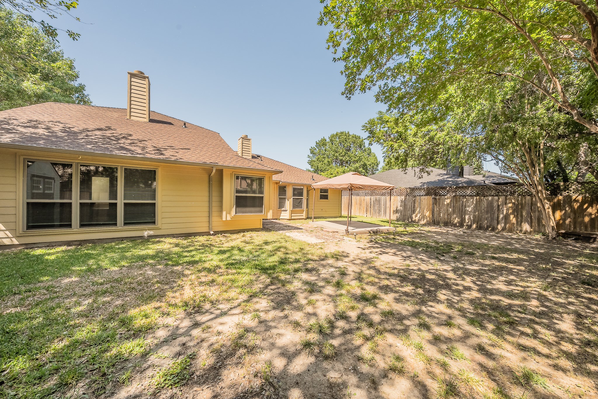 829 Brentwood Drive Grand Prairie TX 75052