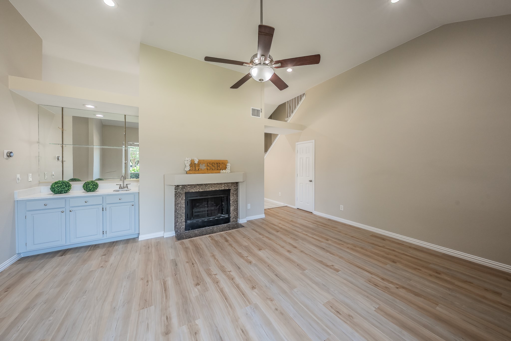 829 Brentwood Drive Grand Prairie TX 75052