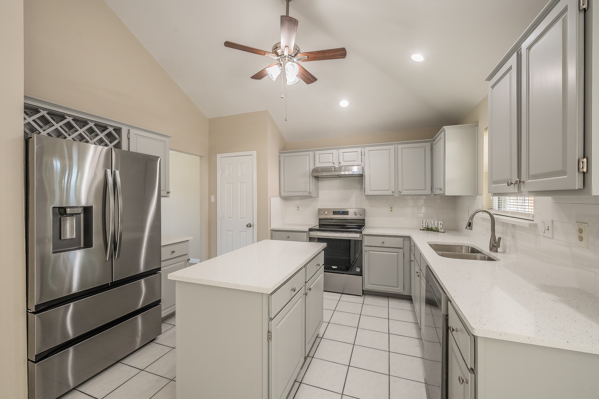 829 Brentwood Drive Grand Prairie TX 75052