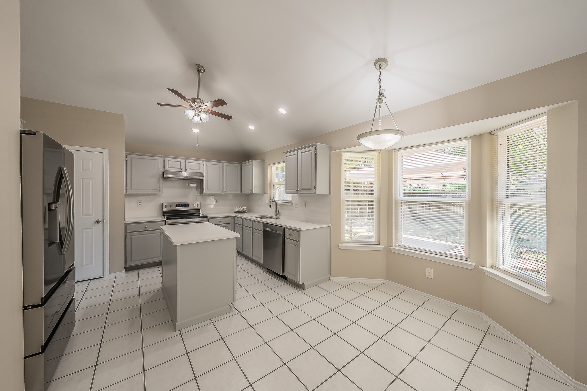 829 Brentwood Drive Grand Prairie TX 75052