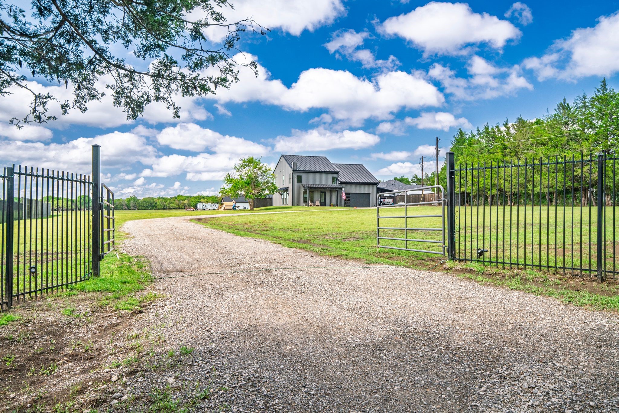 4949 County Road 2208 Greenville TX 75402