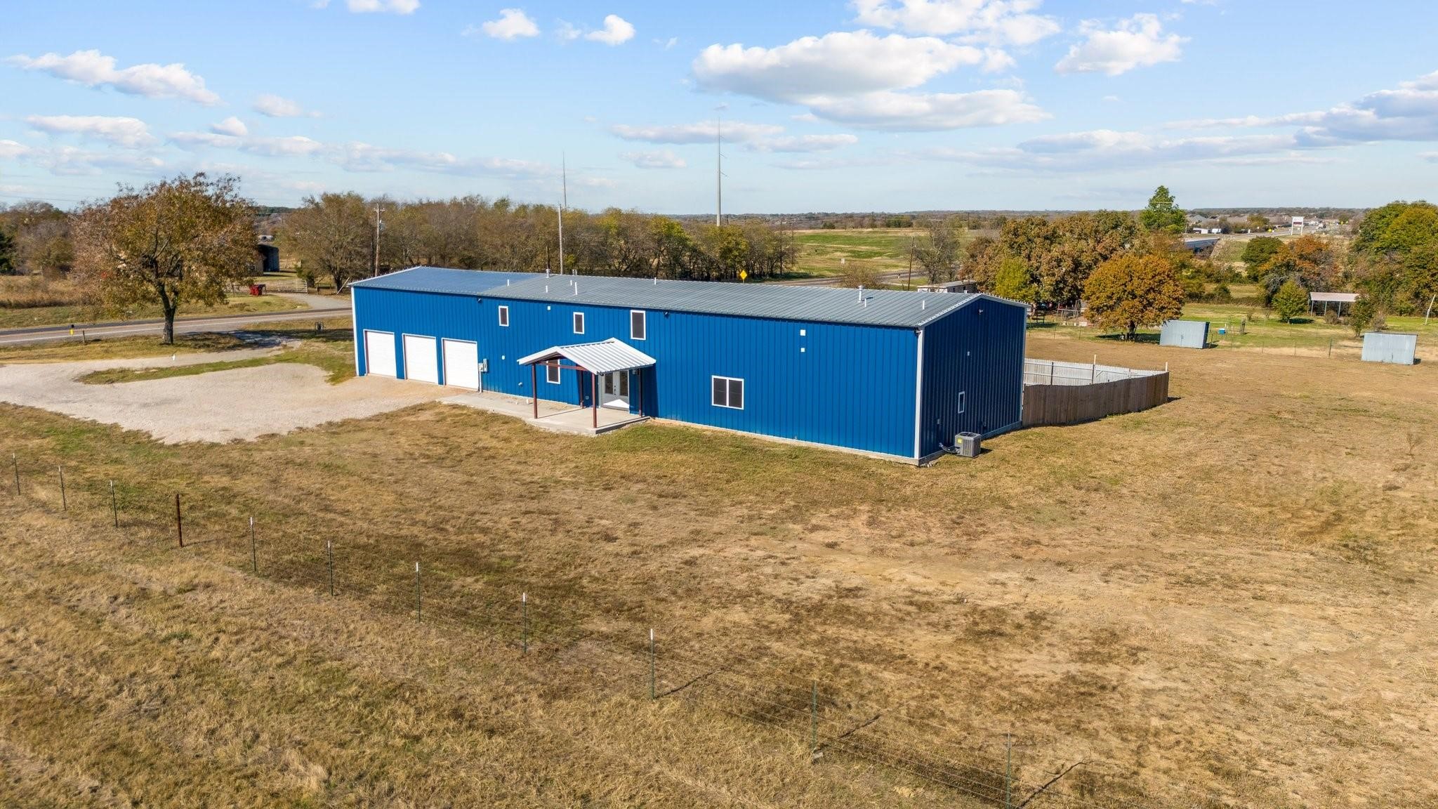 915 Ole Ambrose Bells TX 75414
