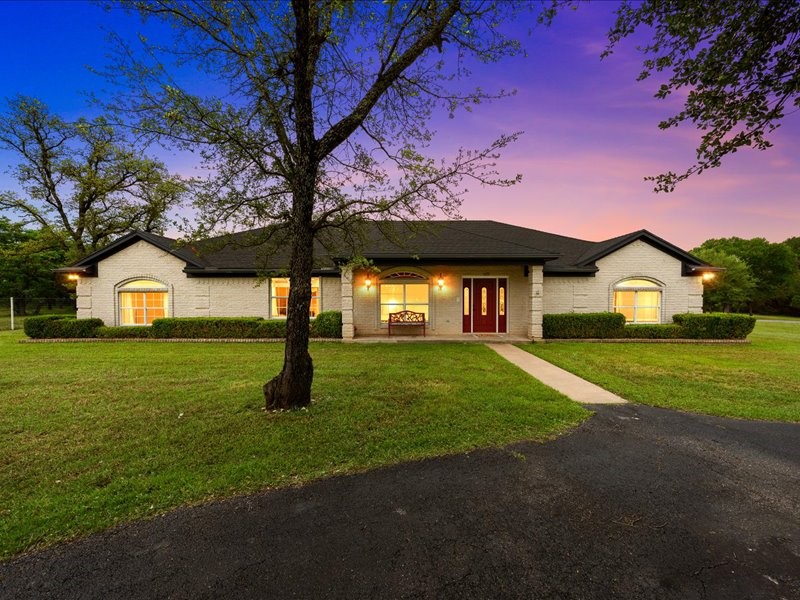 1072 Chapman Road Crawford TX 76638