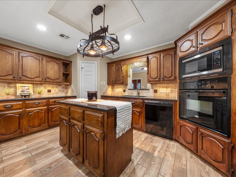 1072 Chapman Road Crawford TX 76638