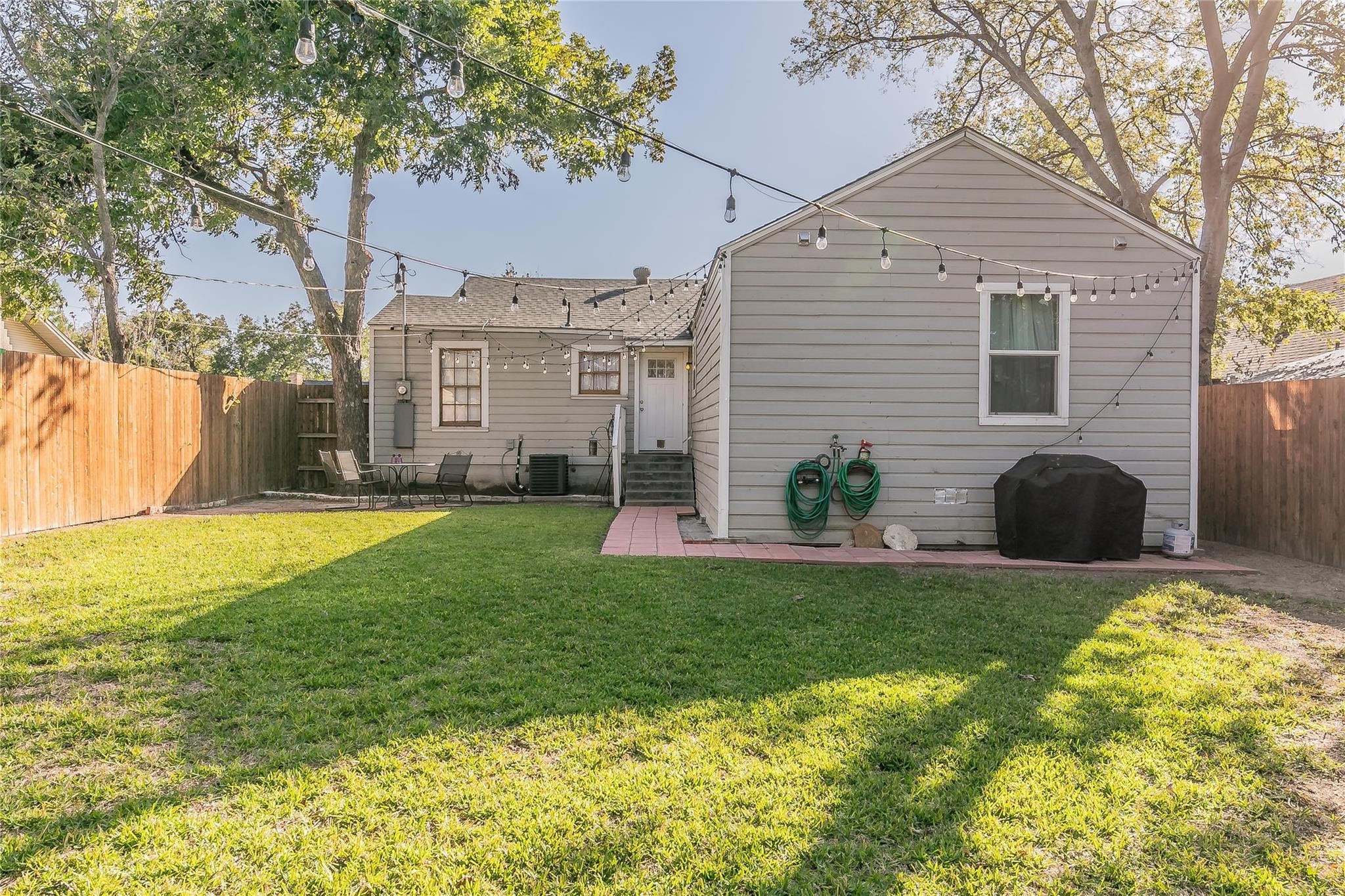 809 E Mulkey Street Fort Worth TX 76104