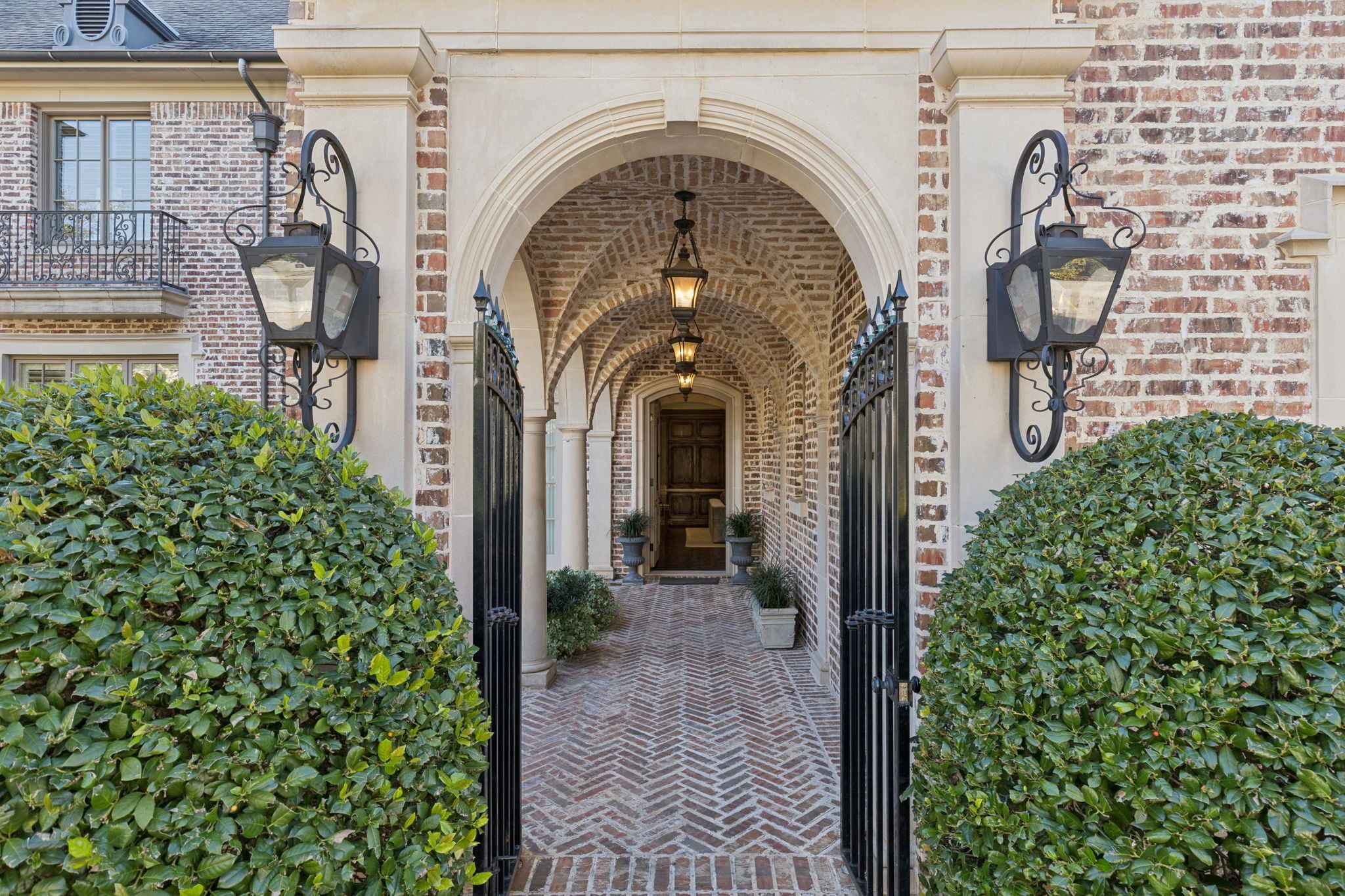 2 Bretton Creek Court Dallas TX 75220