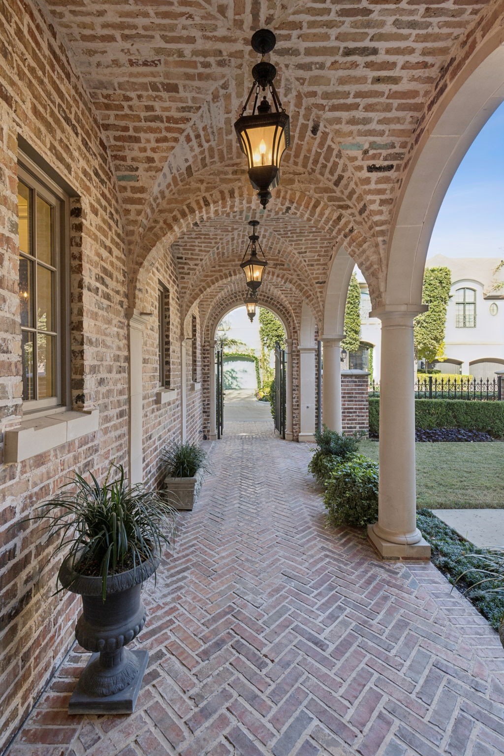 2 Bretton Creek Court Dallas TX 75220