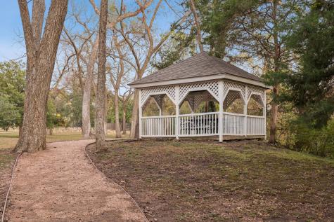 2 Bretton Creek Court Dallas TX 75220
