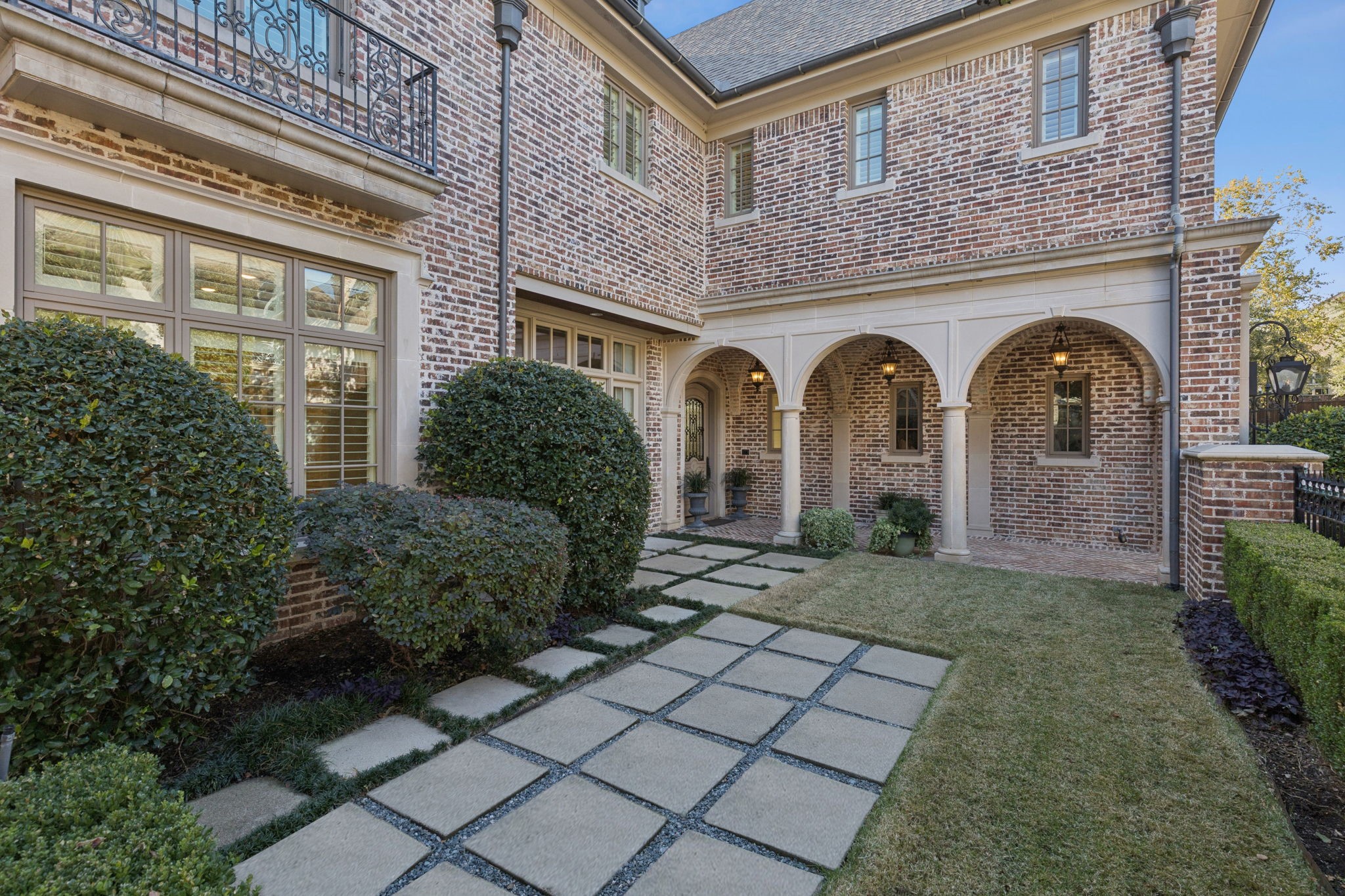 2 Bretton Creek Court Dallas TX 75220