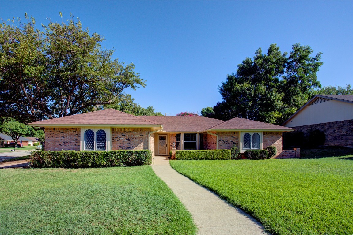 2711 Blue Quail Drive Arlington TX 76017