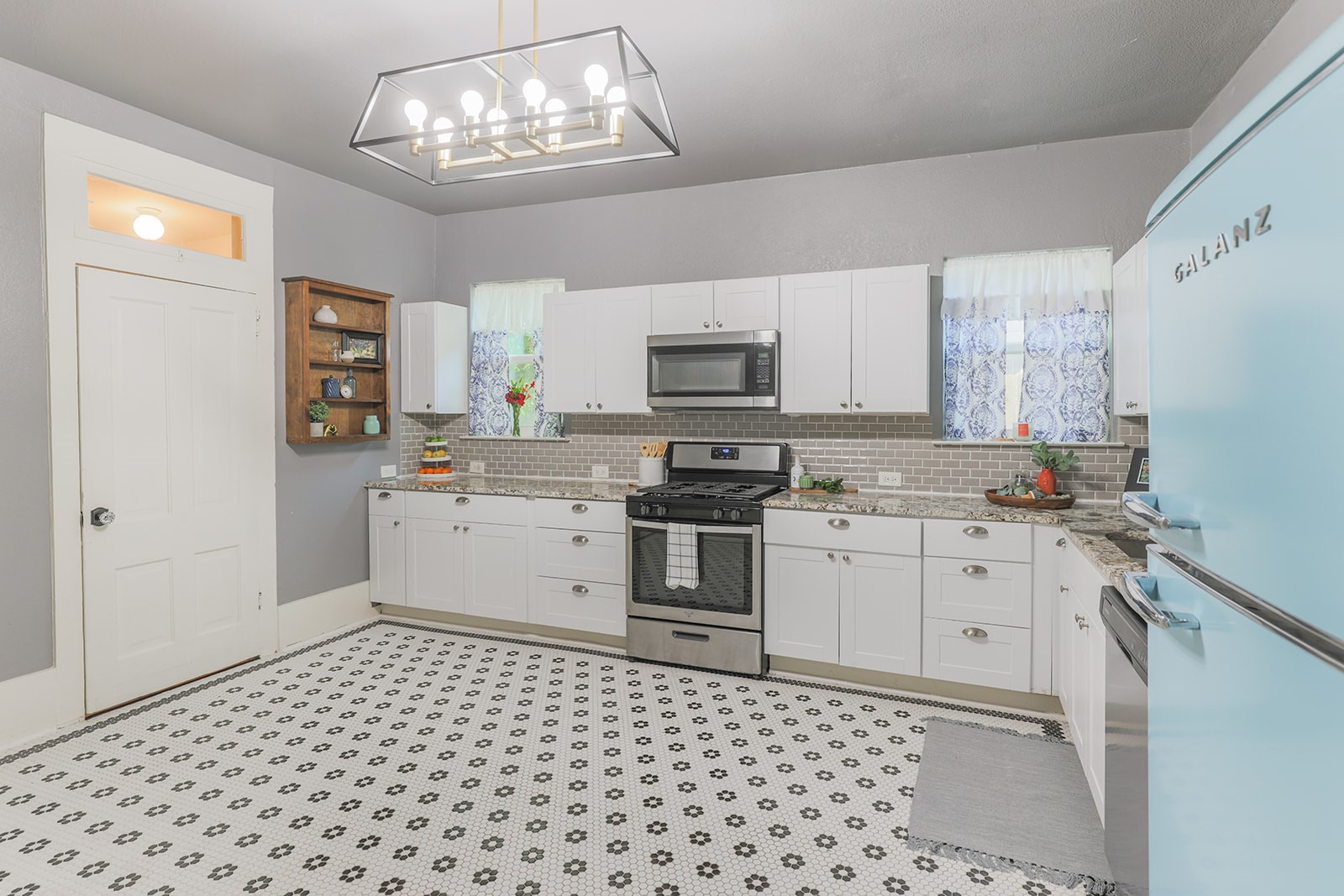 453 E Marshall Street Van Alstyne TX 75495