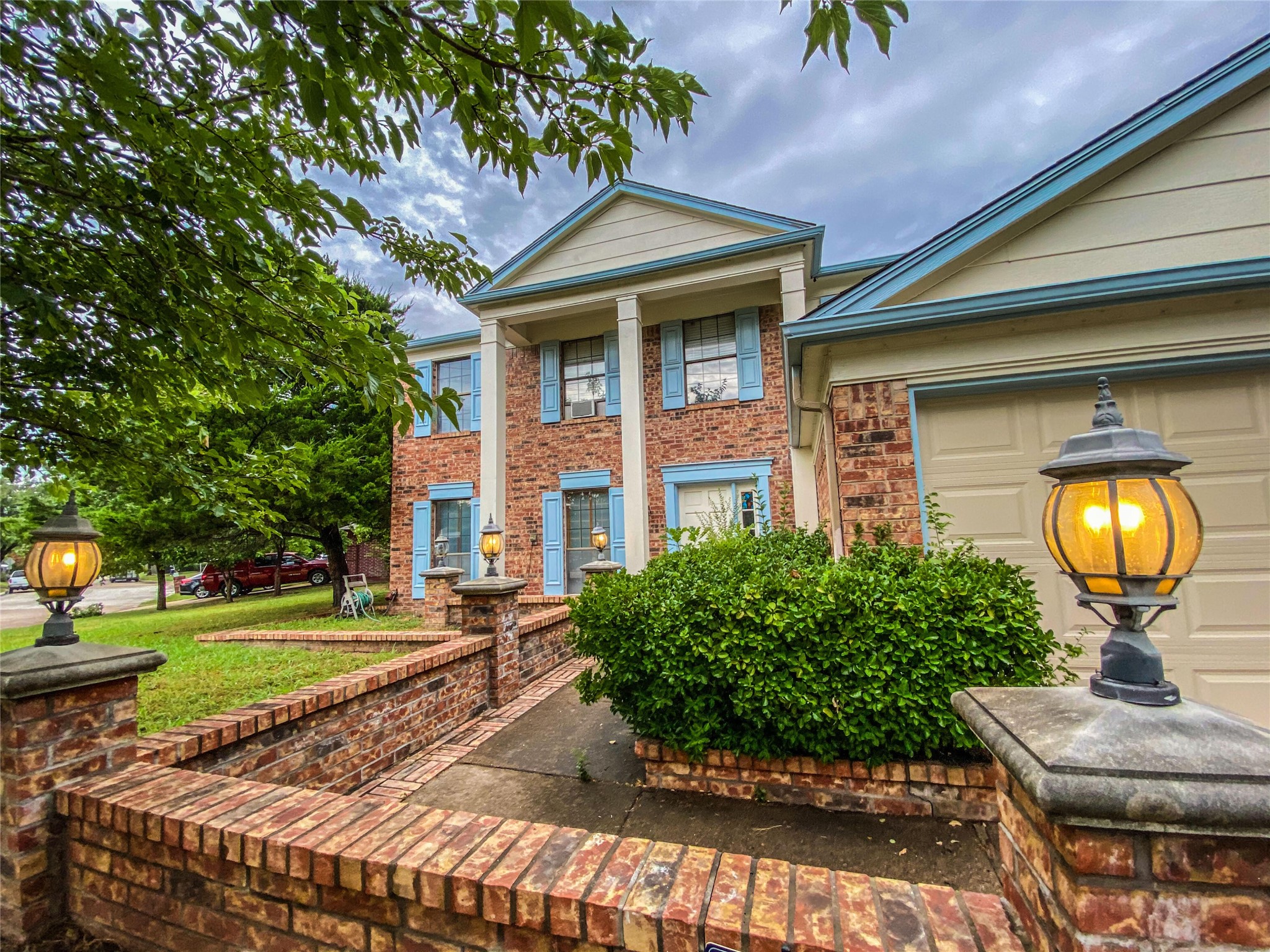 4250 Claremont Drive Grand Prairie TX 75052