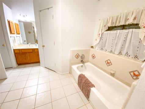 4250 Claremont Drive Grand Prairie TX 75052