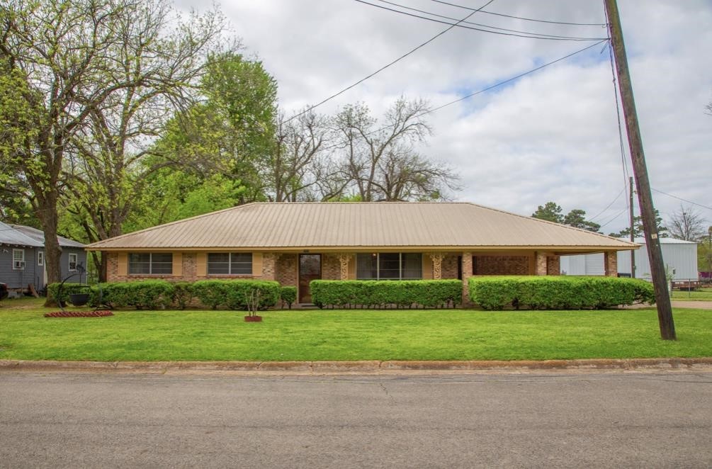 2405 W Kaufman Street Paris TX 75460