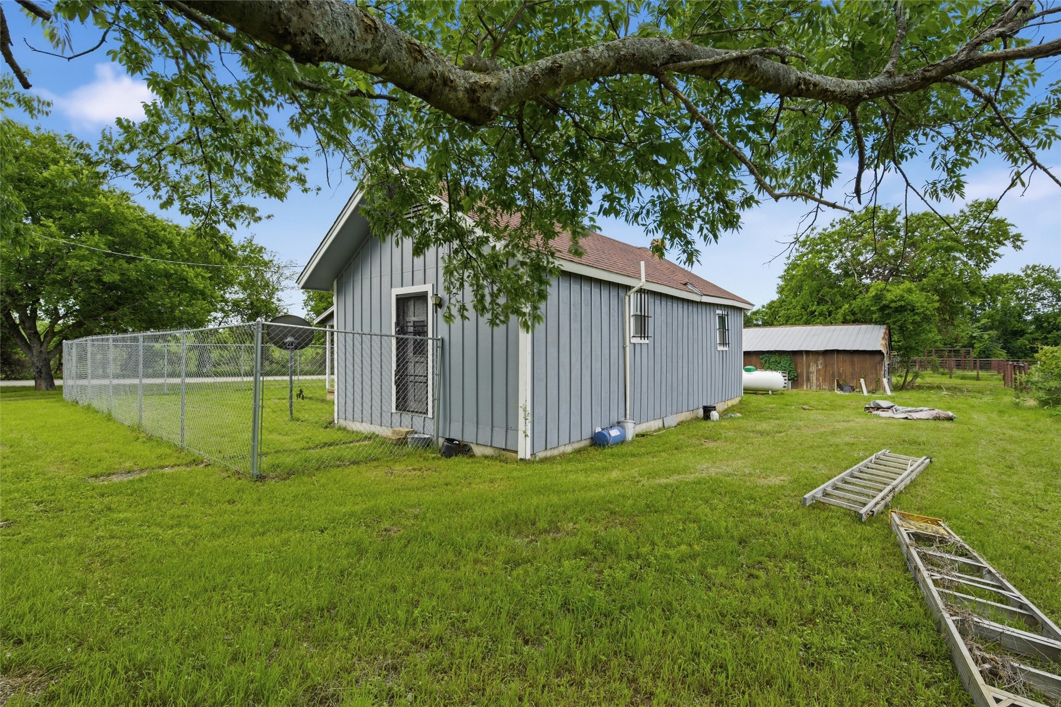 321 Hcr 2122 E Whitney TX 76692