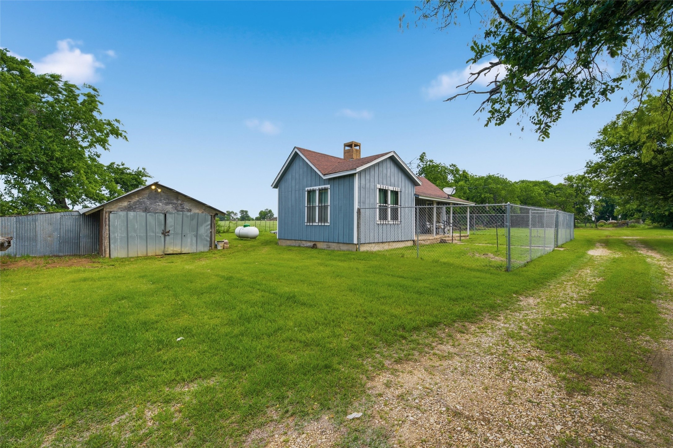 321 Hcr 2122 E Whitney TX 76692