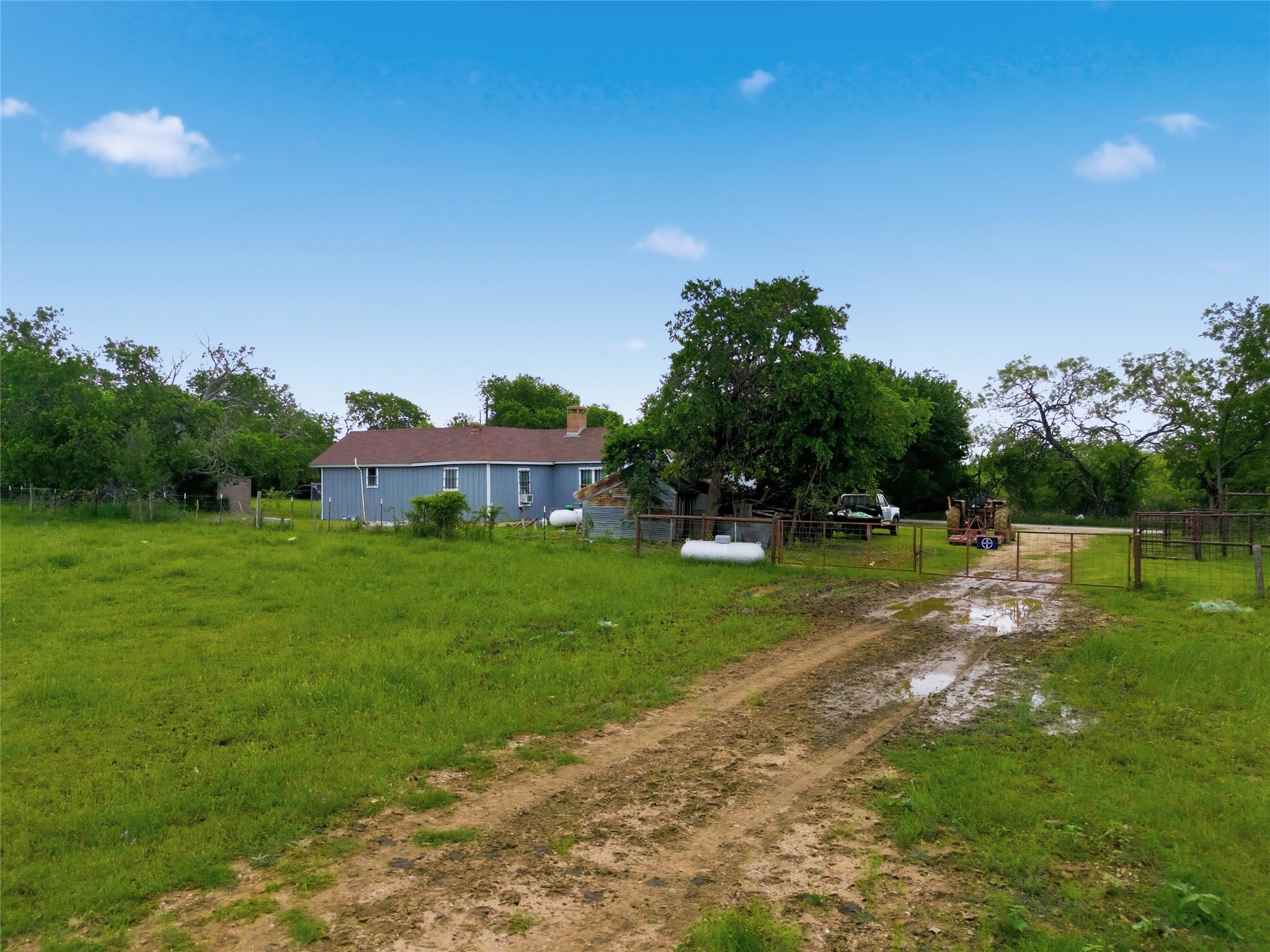 321 Hcr 2122 E Whitney TX 76692