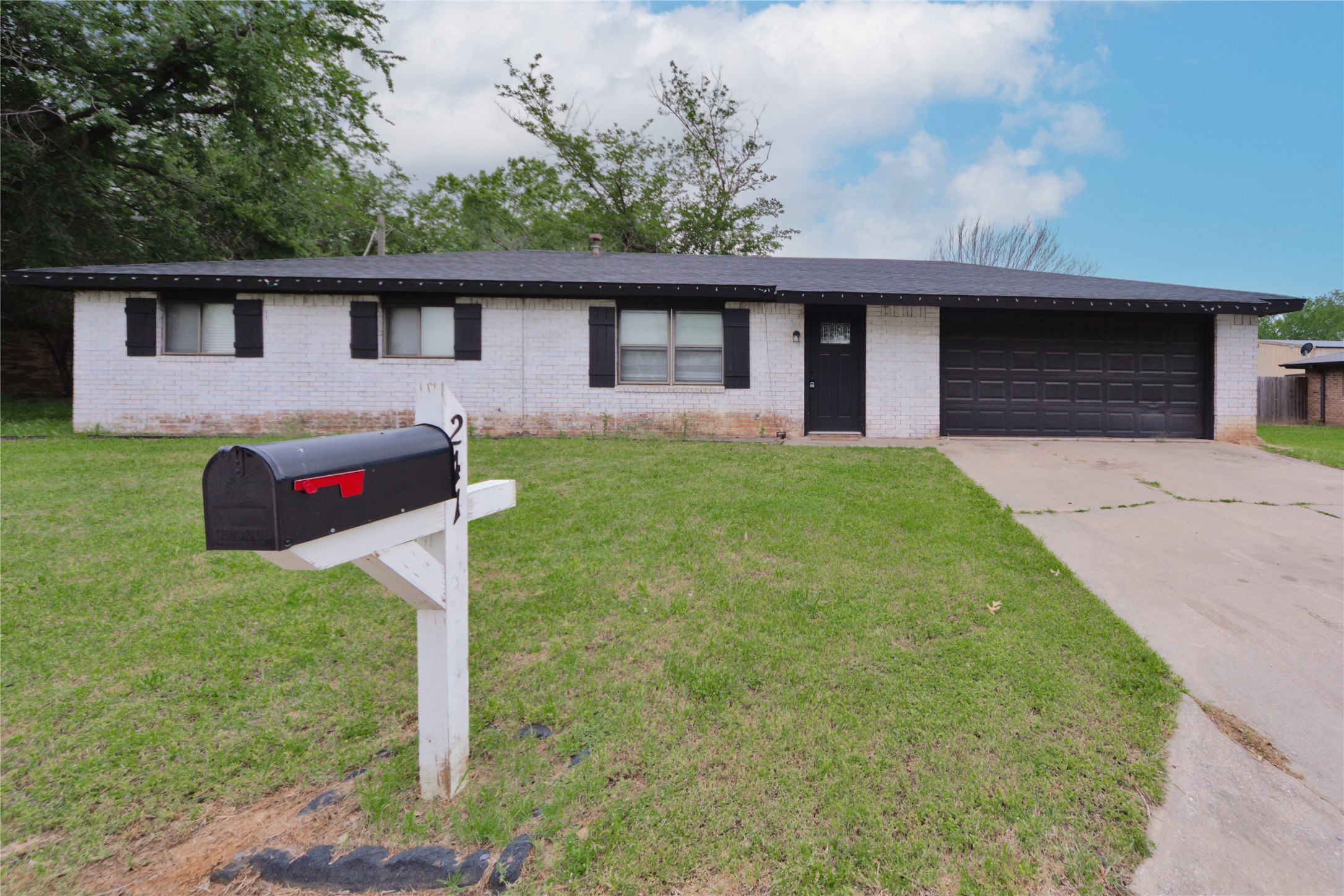 241 Alicia Street Bowie TX 76230