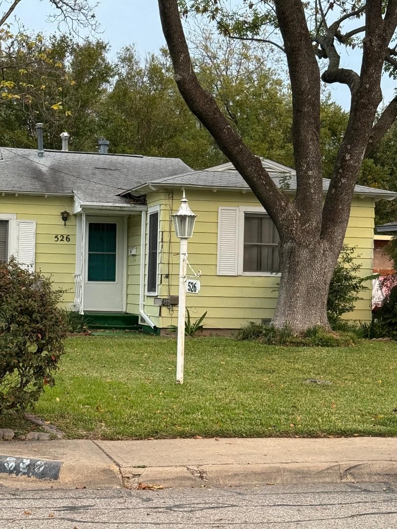526 Roberts Avenue Irving TX 75060