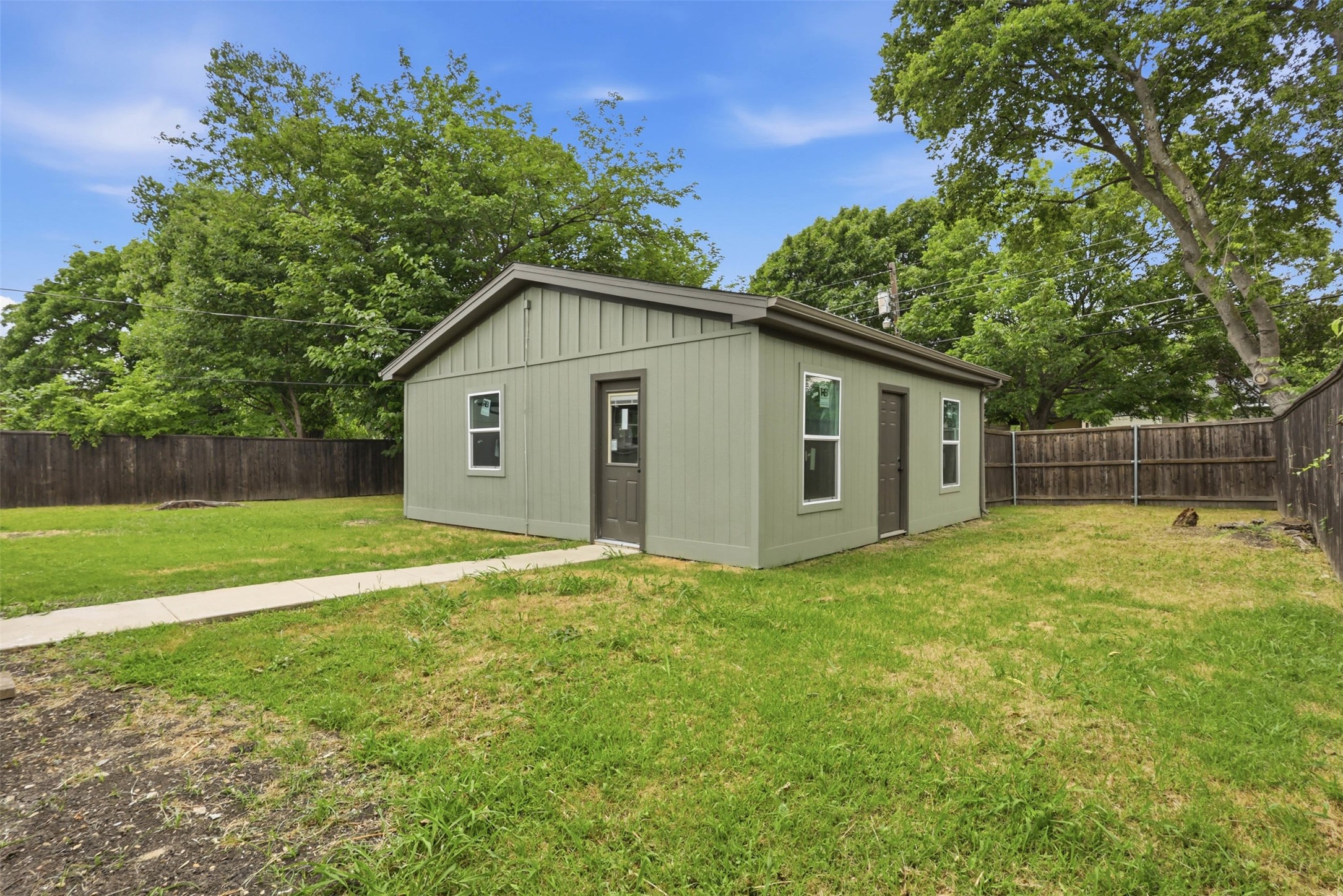 2511 Emerald Drive Mesquite TX 75150