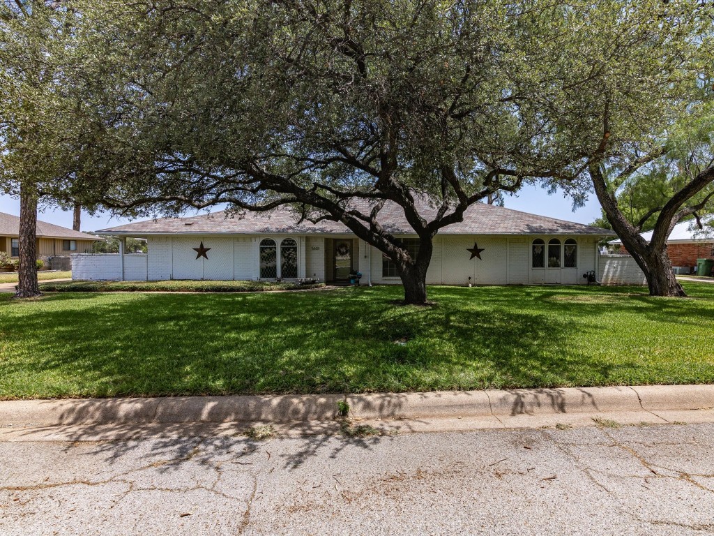 5601 Oakmont Lane Fort Worth TX 76112