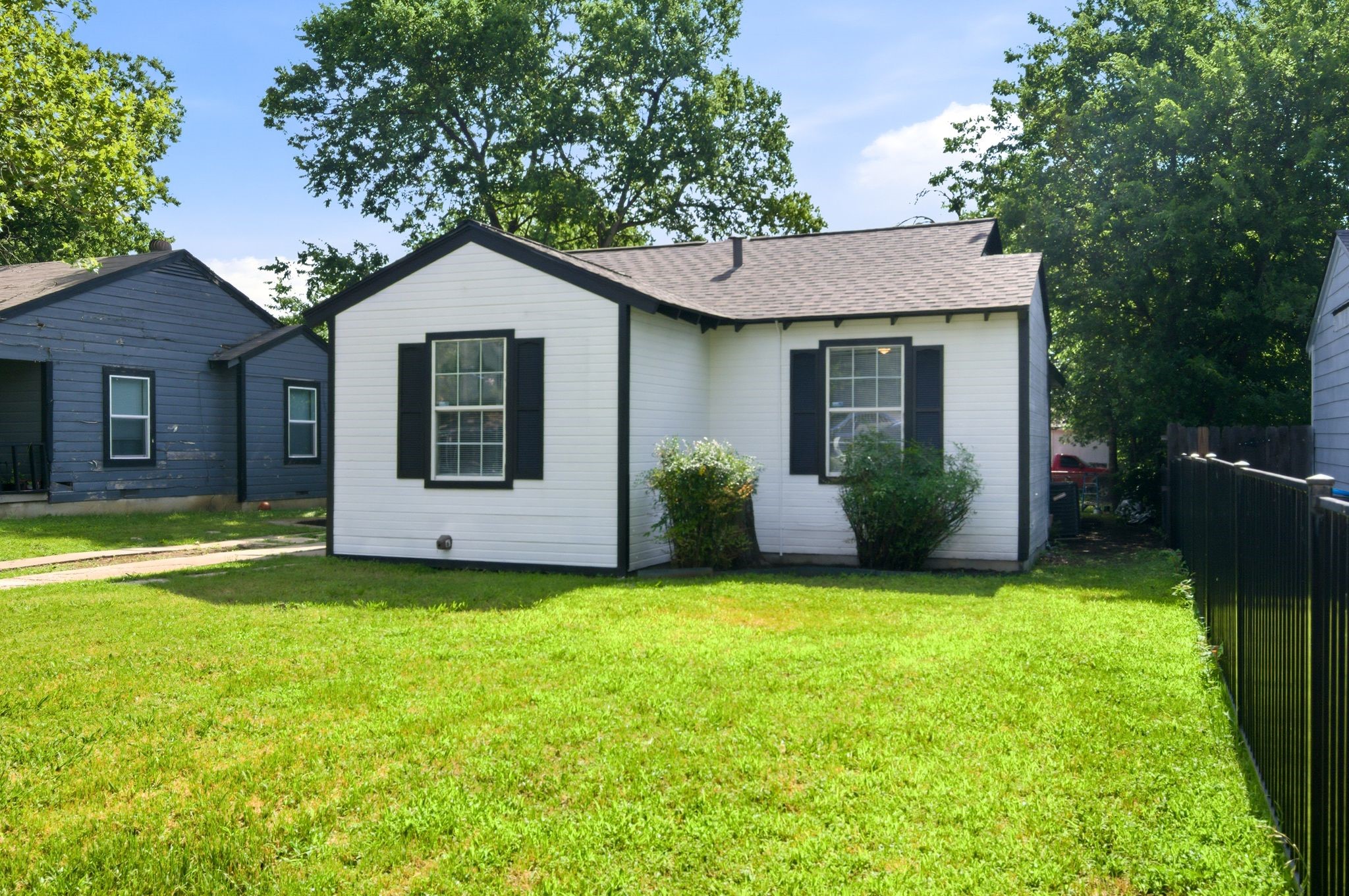 4909 Sandage Avenue Fort Worth TX 76115