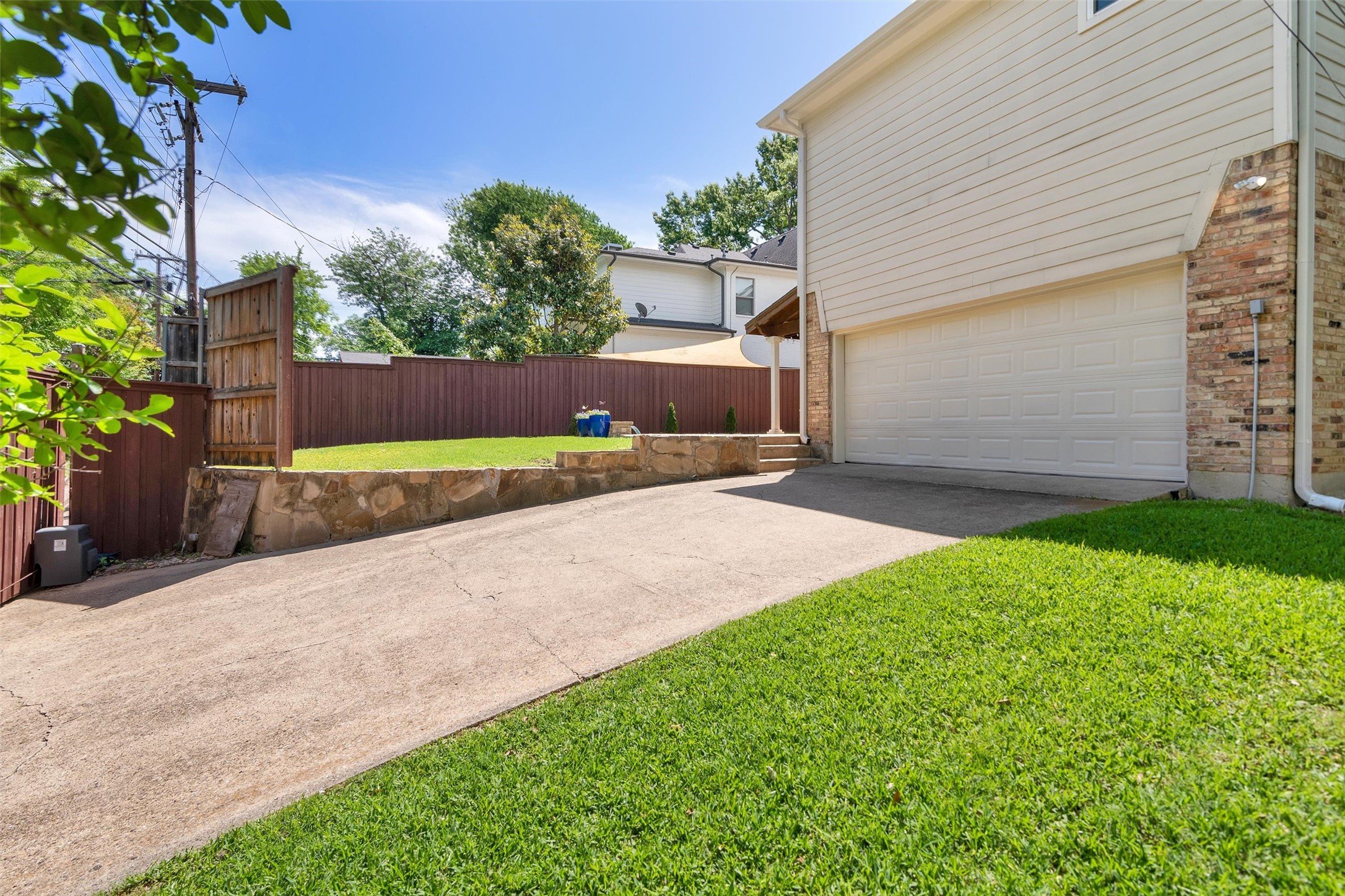 9783 Broken Bow Road Dallas TX 75238