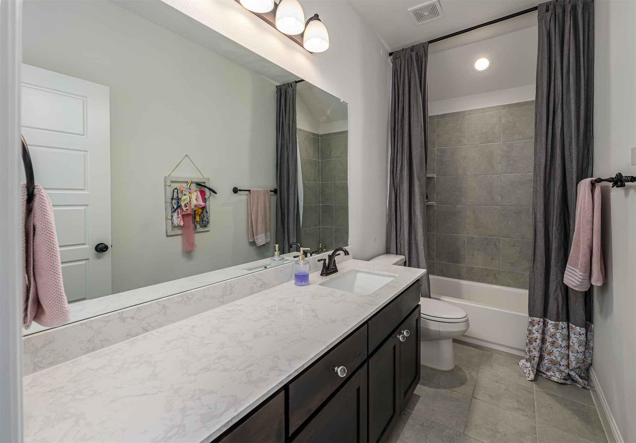 279 Moonshadow Drive Waxahachie TX 75165