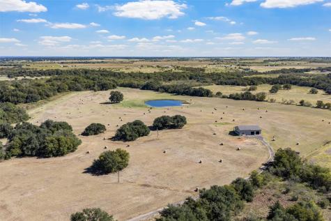684 County Road 473 Lott TX 76656