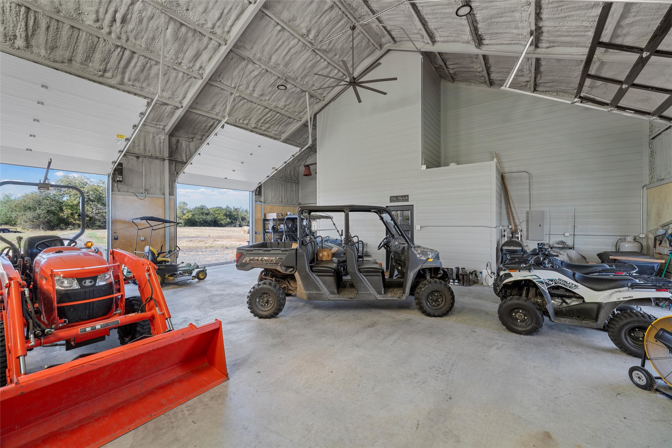 684 County Road 473 Lott TX 76656