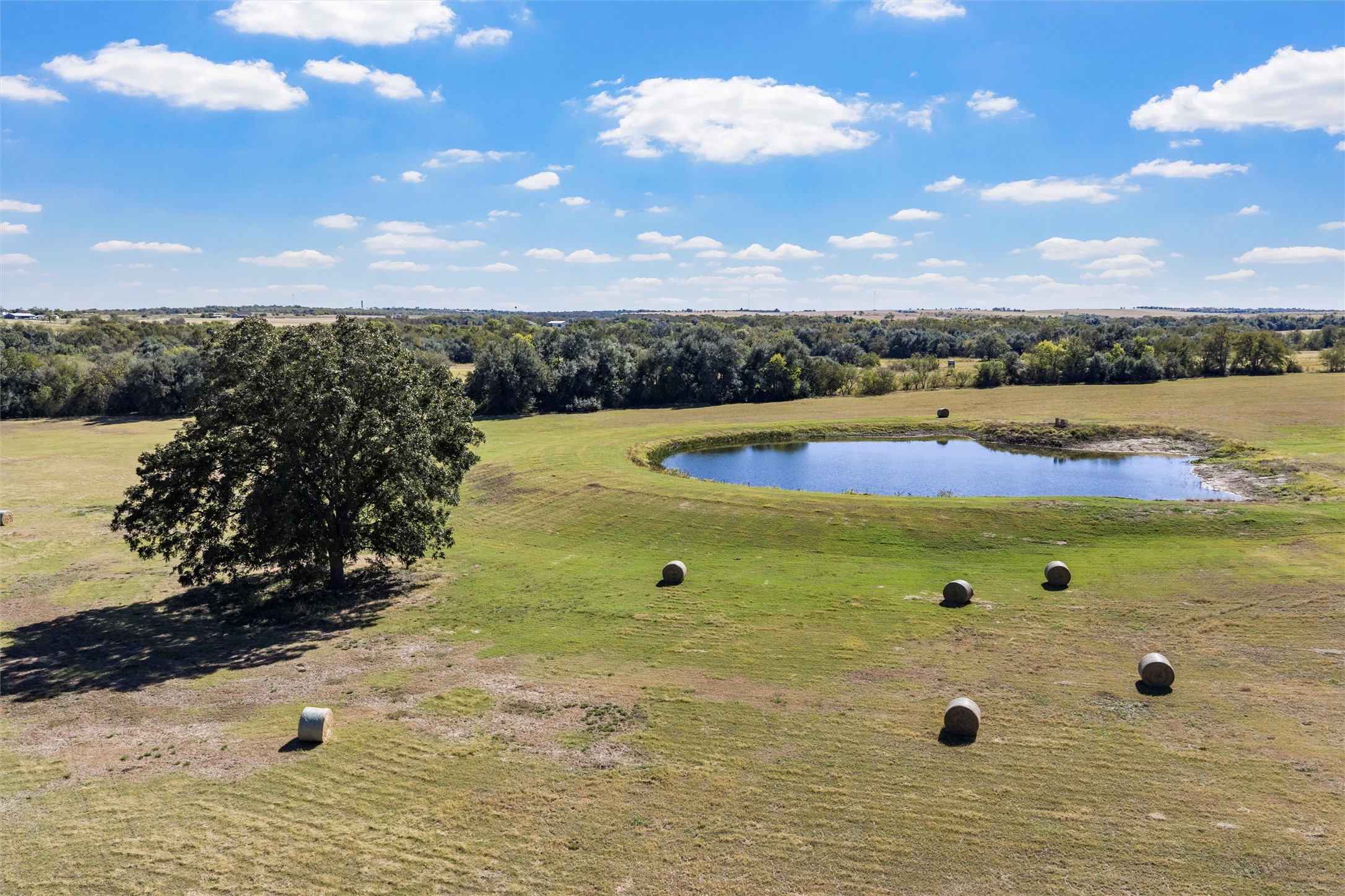 684 County Road 473 Lott TX 76656