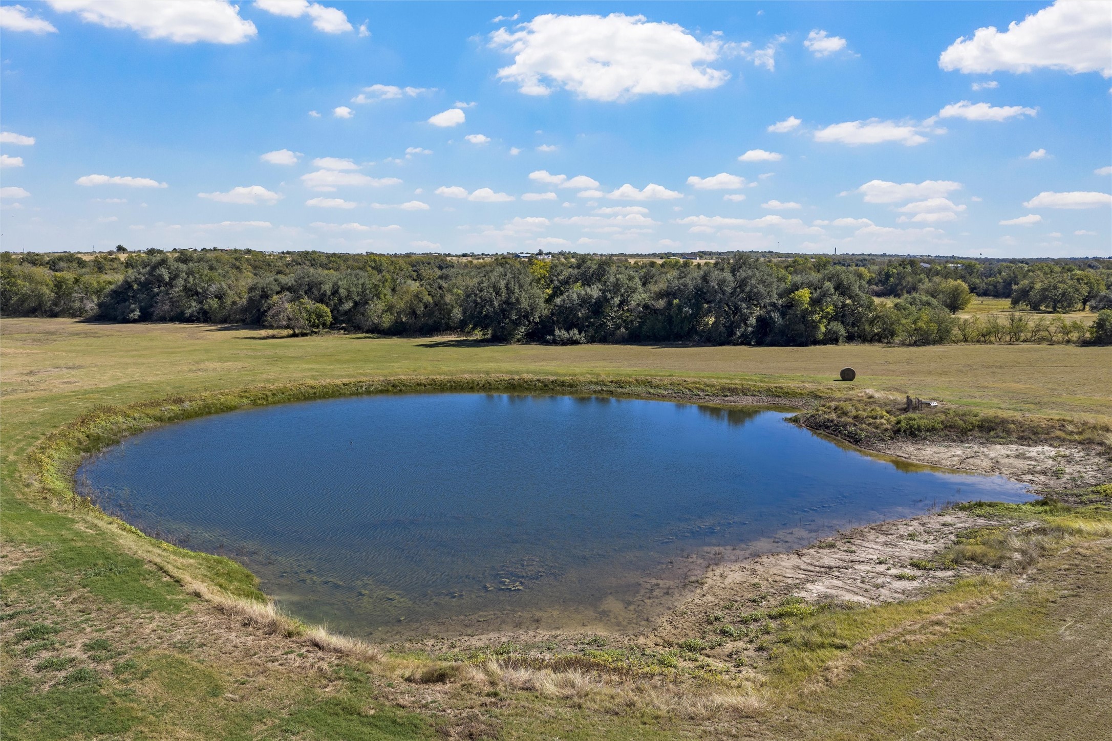 684 County Road 473 Lott TX 76656